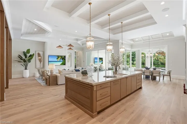 626 Fountainhead Ln, Naples, Florida 34103