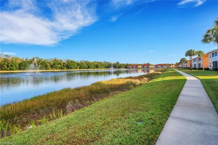 Jogging/Walking path that goes around the 4 community lakes