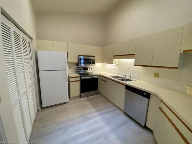 1351 Park Lake Dr 14-r, Naples, Florida 34110