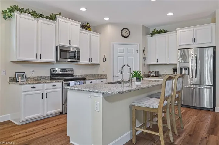 15136 Yellow Wood Dr, Alva, Florida 33920