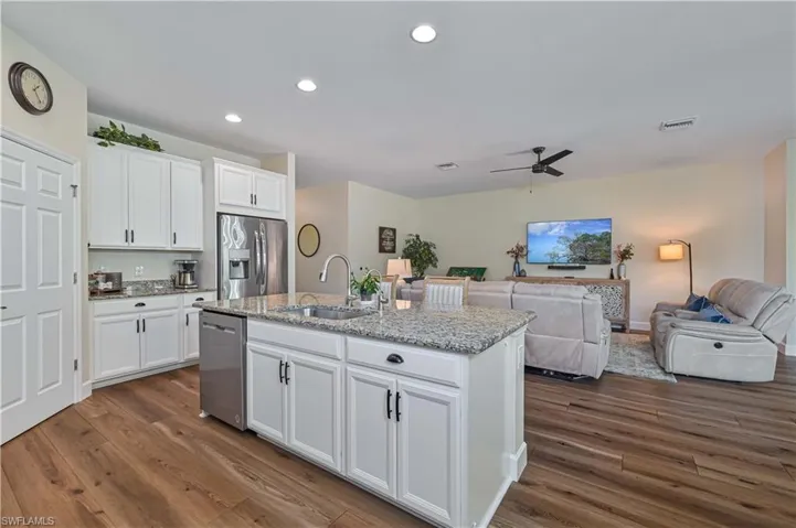 15136 Yellow Wood Dr, Alva, Florida 33920