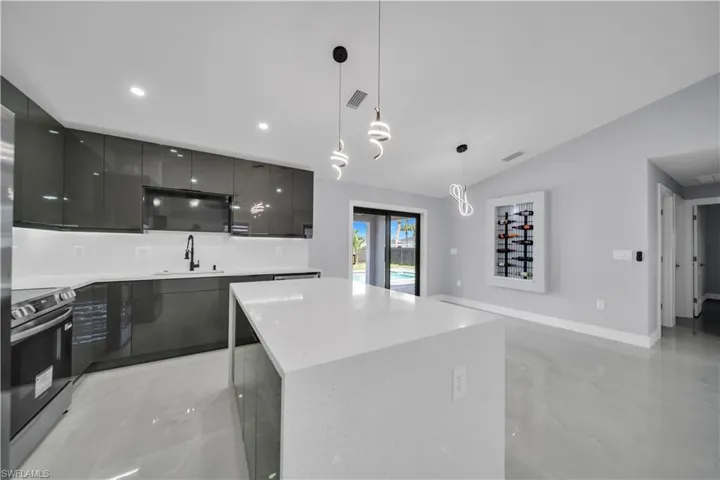 2623 Ne 20th Ave, Cape Coral, Florida 33909