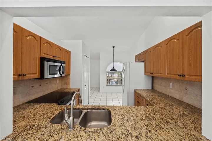 8079  Palomino  DR, Naples, FL 34113