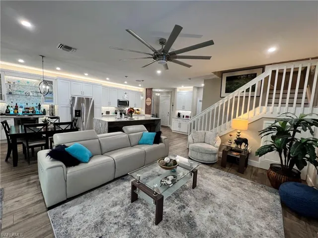 7009 Romana Way 1602, Naples, Florida 34119