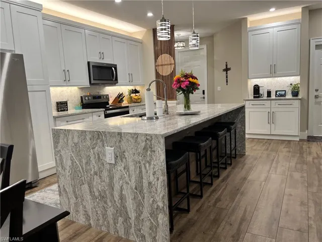 7009 Romana Way 1602, Naples, Florida 34119
