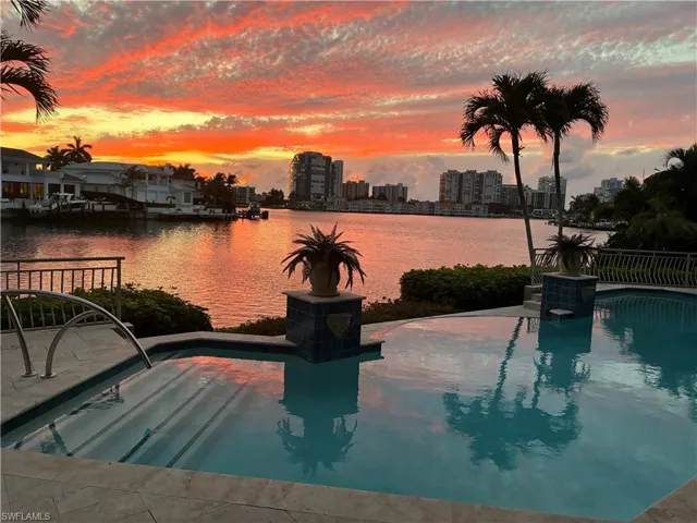 3433 Crayton Rd, Naples, Florida 34103