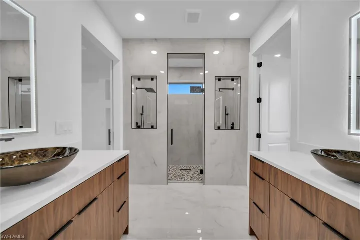 1209 15th Ter, Cape Coral, Florida 33909