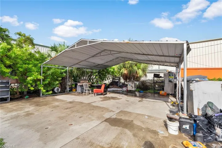 2945  Walpear  ST, Fort Myers, FL 33916