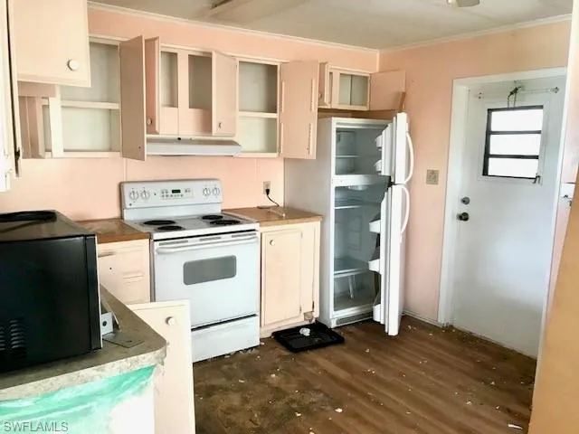 5524  Ben Franklin  LN, North Fort Myers, FL 33917