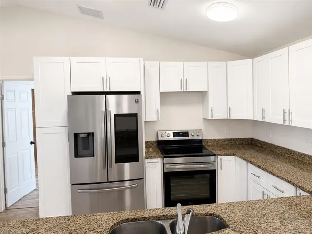 318 Se 46th Ln, Cape Coral, Florida 33904