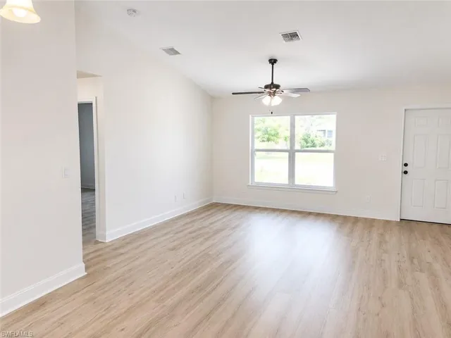 318 Se 46th Ln, Cape Coral, Florida 33904