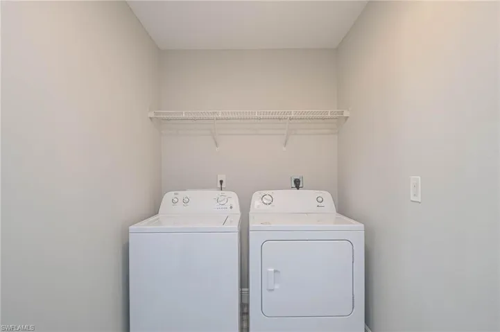 Laundry room with independent washer and dryer