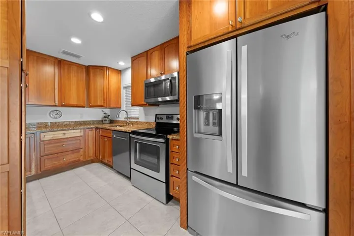 287 Rosewood Ct, Lehigh Acres, Florida 33936