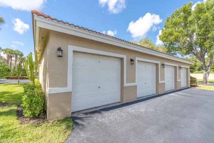 6544 Huntington Lakes Cir 204, Naples, Florida 34119