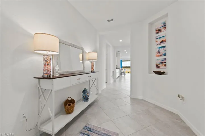 Grand Entrance / Foyer