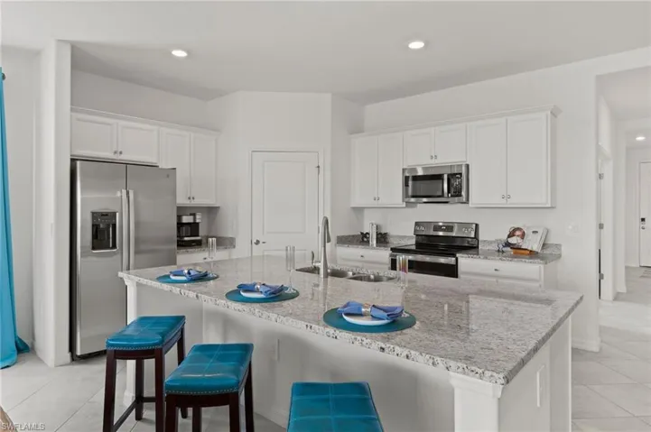 Counter height Breakfast Bar
