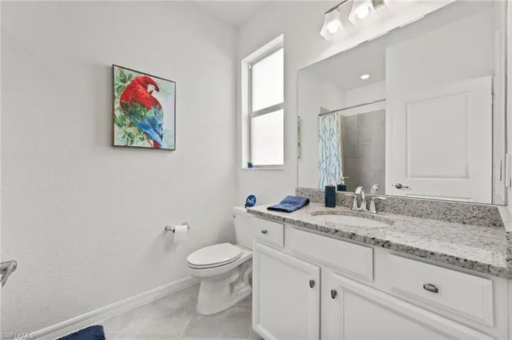 Ensuite bathroom in 2nd bedroom