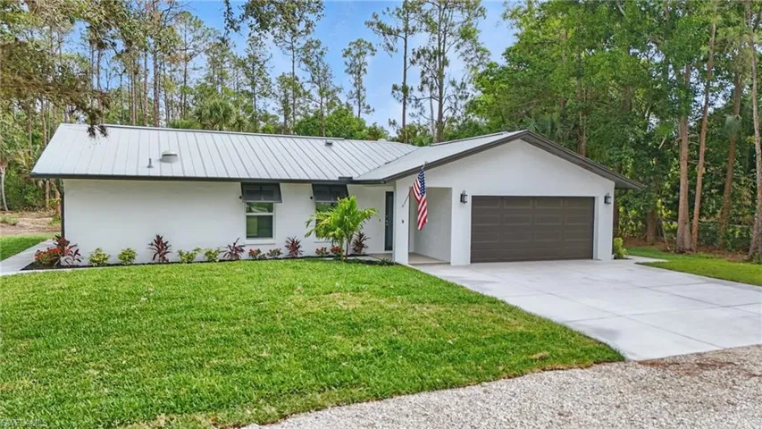 5111  Palmetto Woods  DR, Naples, FL 34119