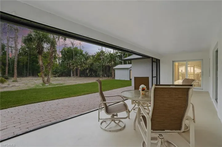 5111  Palmetto Woods  DR, Naples, FL 34119