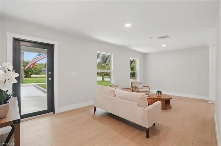 5111  Palmetto Woods  DR, Naples, FL 34119