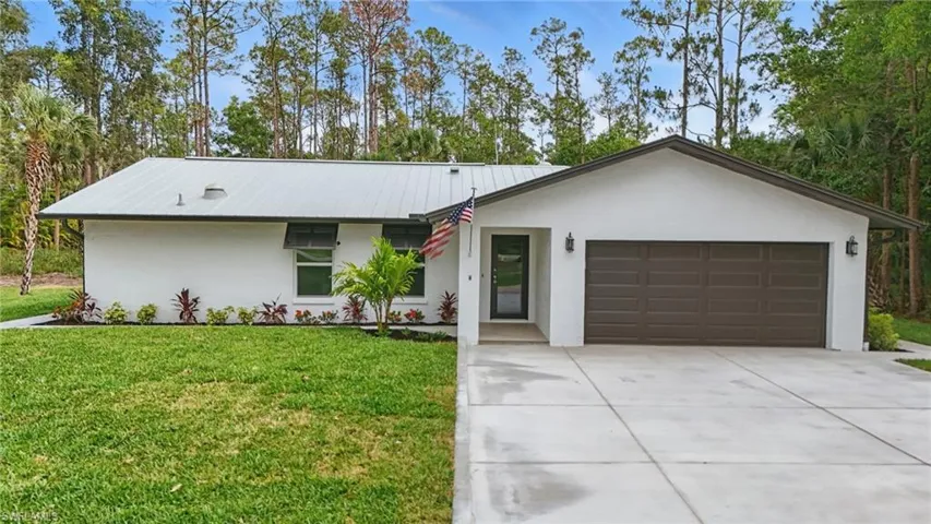 5111  Palmetto Woods  DR, Naples, FL 34119