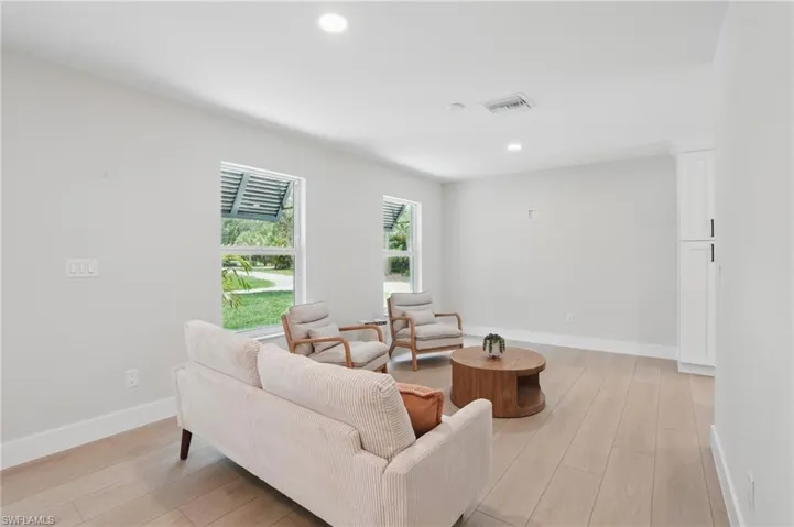 5111  Palmetto Woods  DR, Naples, FL 34119