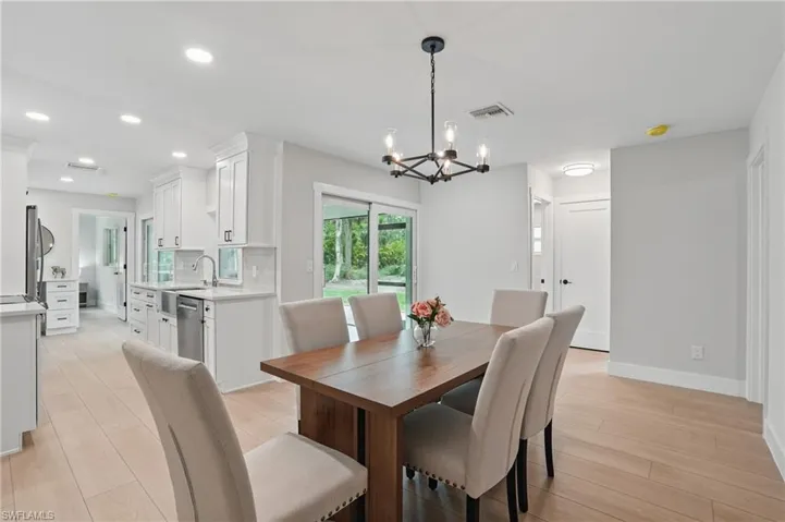 5111  Palmetto Woods  DR, Naples, FL 34119