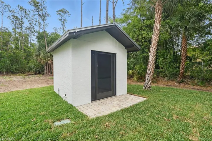 5111  Palmetto Woods  DR, Naples, FL 34119