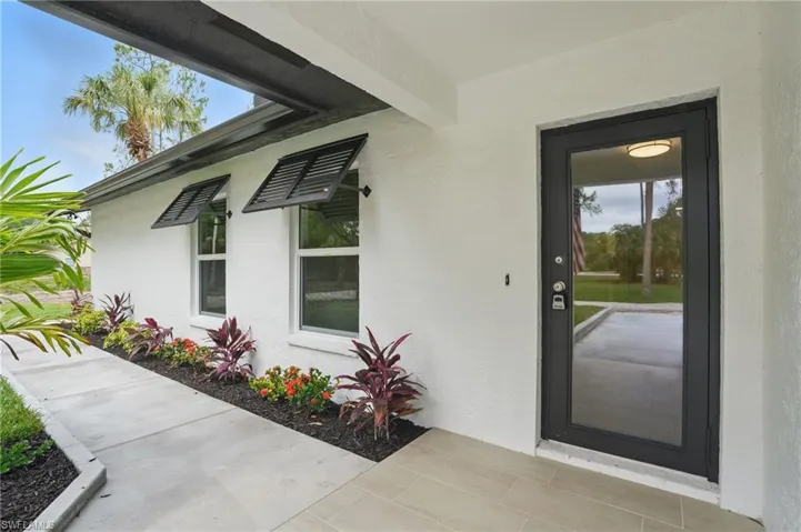 5111  Palmetto Woods  DR, Naples, FL 34119