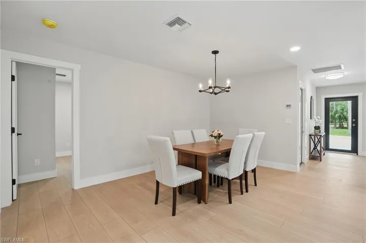 5111  Palmetto Woods  DR, Naples, FL 34119