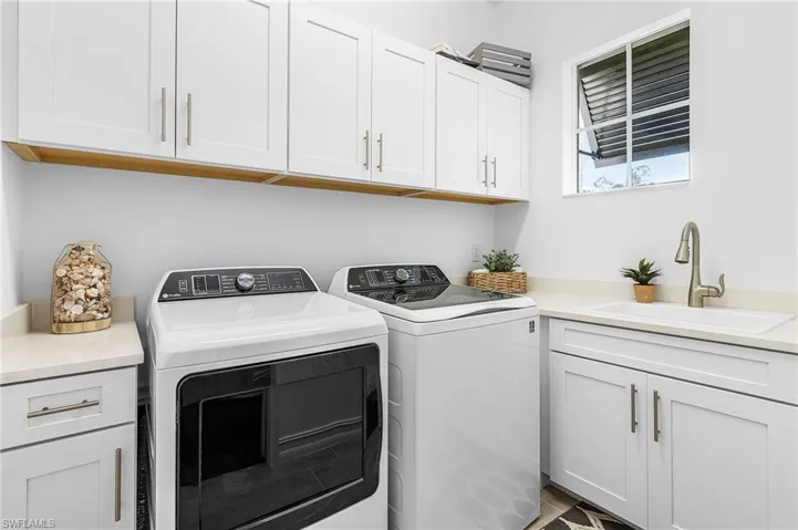 13832  Blue Bay  CIR, Fort Myers, FL 33913