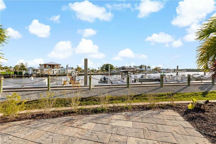 825 River View DR, EVERGLADES CITY FL 34139