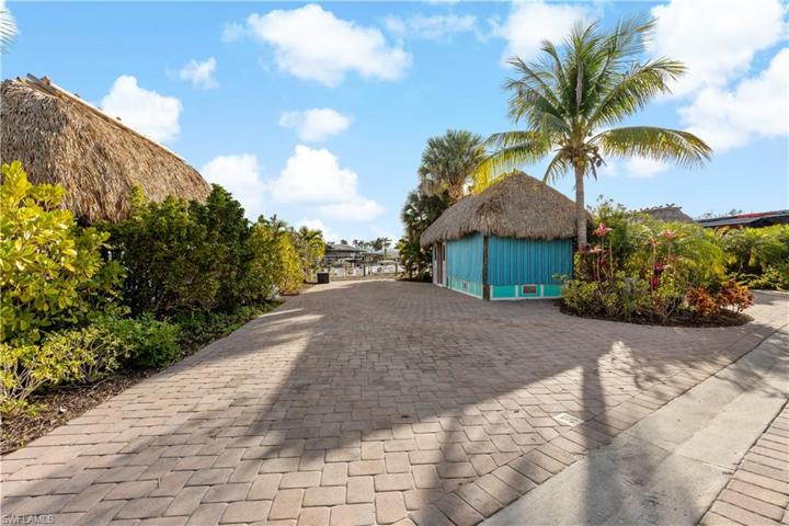 825 River View DR, EVERGLADES CITY FL 34139