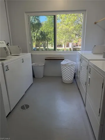 COMMON LAUNDRY