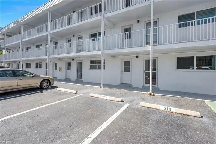 PARKING #108
