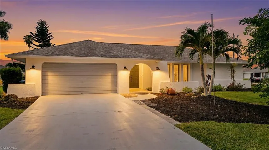 4129 Country Club Blvd, Cape Coral, Florida 33904