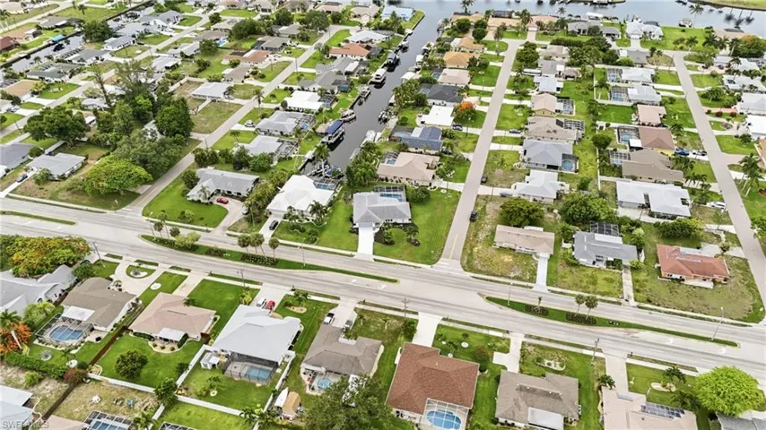 4129 Country Club Blvd, Cape Coral, Florida 33904