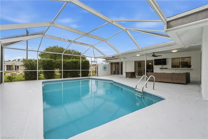 4129 Country Club Blvd, Cape Coral, Florida 33904