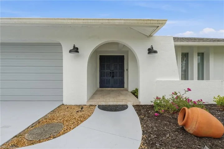 4129 Country Club Blvd, Cape Coral, Florida 33904