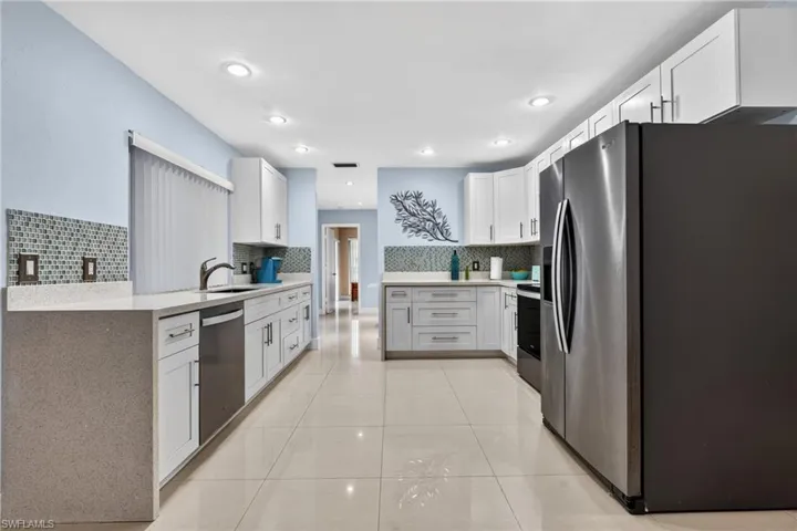 4129 Country Club Blvd, Cape Coral, Florida 33904