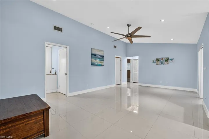 4129 Country Club Blvd, Cape Coral, Florida 33904