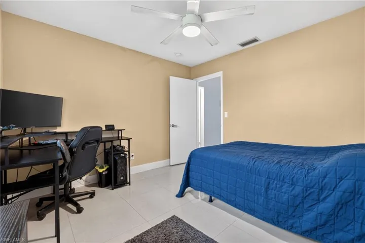 4129 Country Club Blvd, Cape Coral, Florida 33904