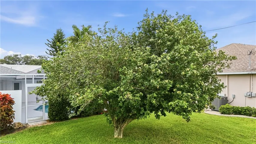 4129 Country Club Blvd, Cape Coral, Florida 33904