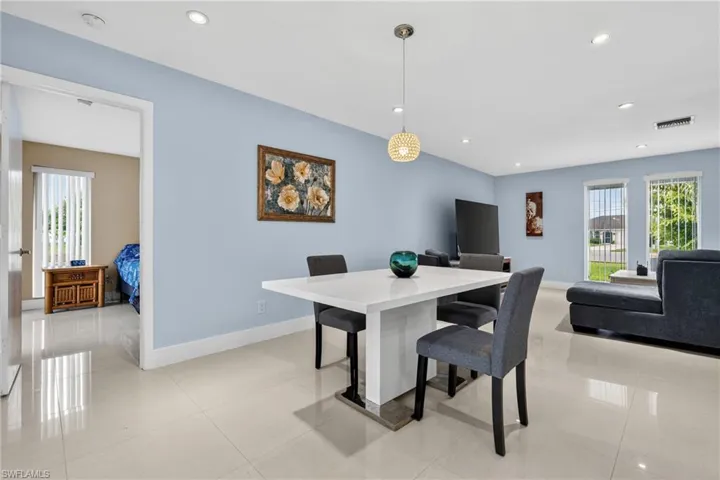 4129 Country Club Blvd, Cape Coral, Florida 33904