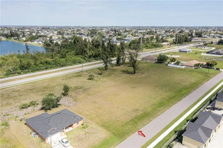 418 SW 15th  PL, Cape Coral, FL 33991
