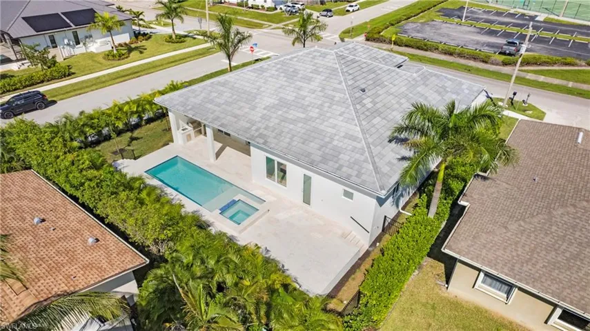 Bird's eye view of a pool area