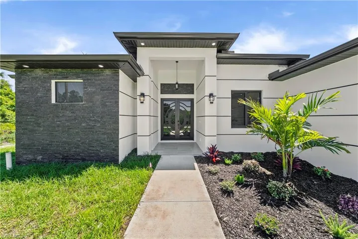 3621  4th W ST, Lehigh Acres, FL 33971