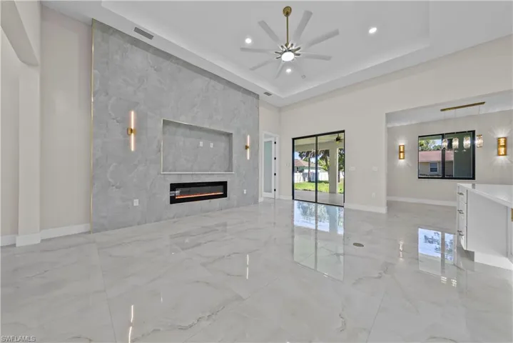 3621  4th W ST, Lehigh Acres, FL 33971