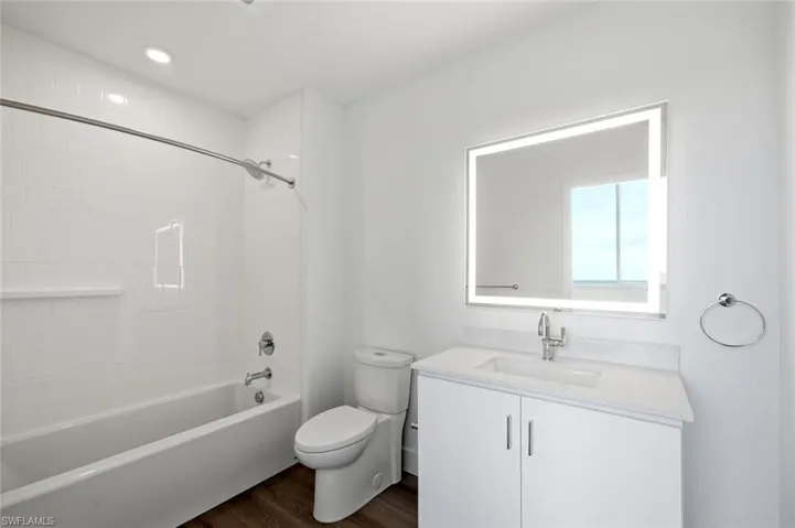 1950 Mayfair St Ph11, Naples, Florida 34104