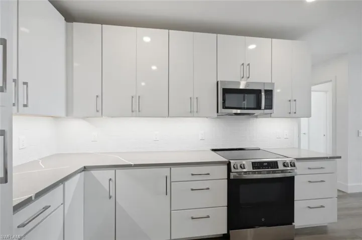 1950 Mayfair St Ph11, Naples, Florida 34104